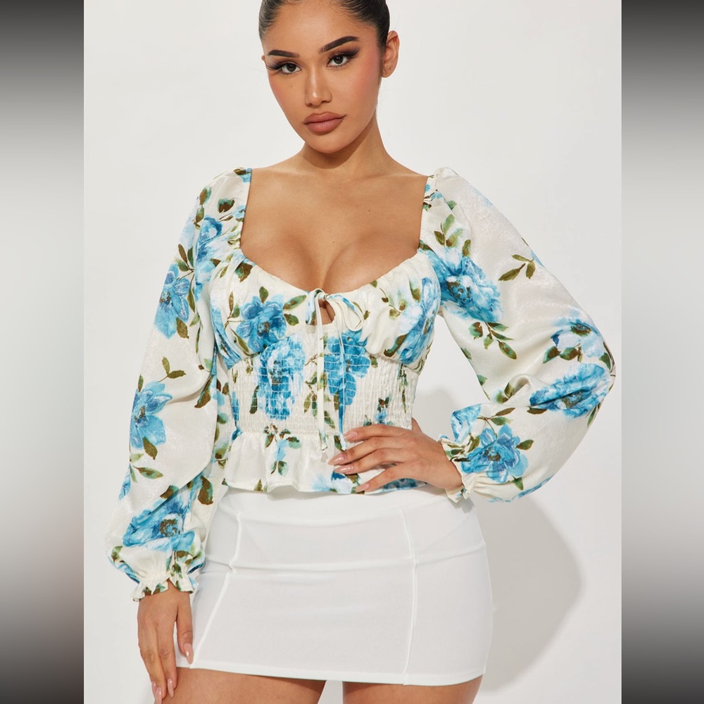 Fashion nova floral smocked top